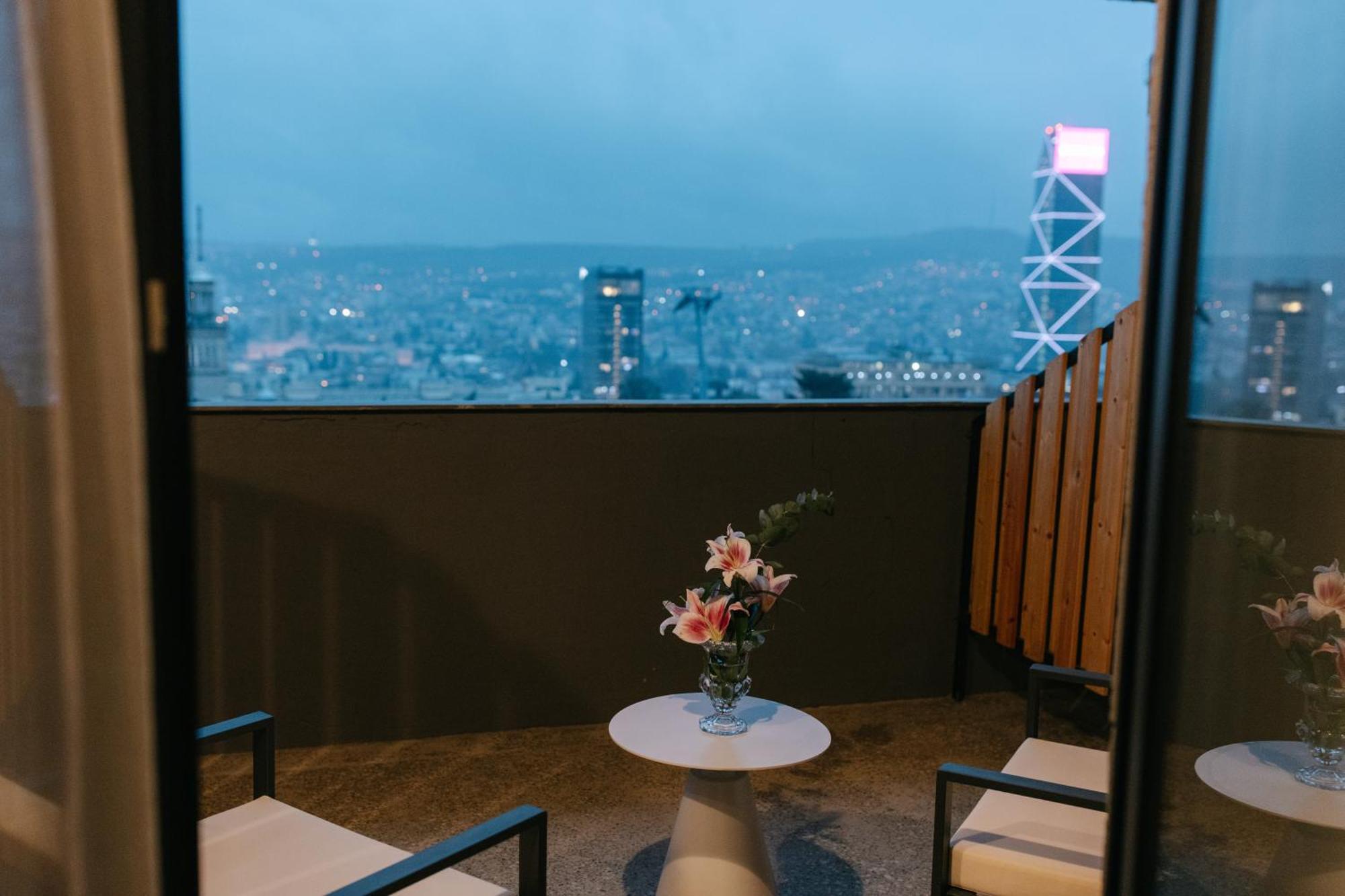 Castor & Pollux Hotel Tbilisi Exterior foto